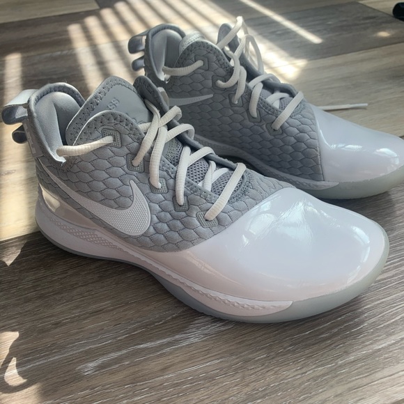 nike lebron womens basketball shoes